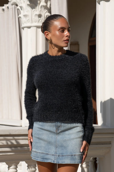 Fluffy Short Jumper - Black